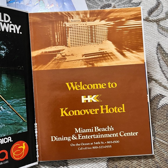 2 - 70’s Vintage Guide Books Coffee Table Florida Gold Coast Miami - Picture 5 of 9